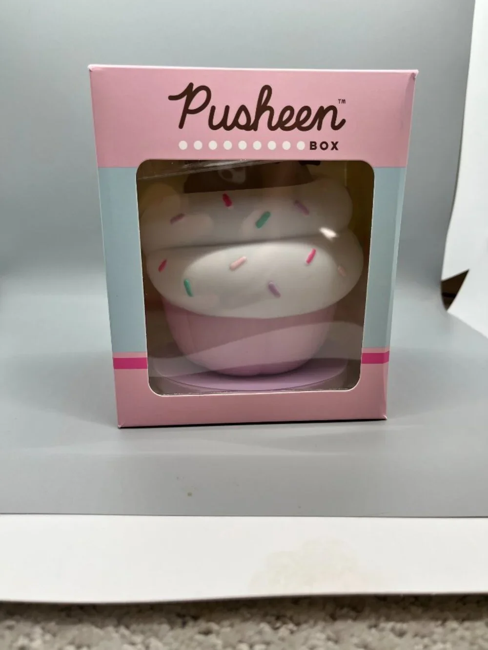 NIB Pusheen Cupcake vinyl Figure